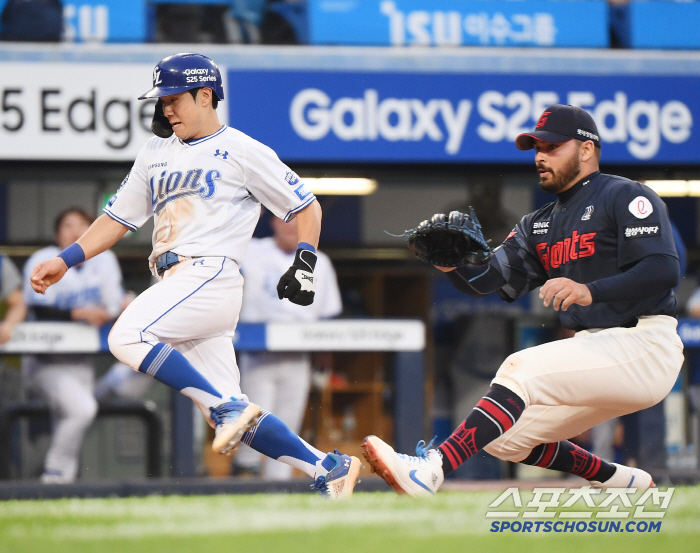 I threw better than I thought. Even at the harsh reporting ceremony, what did the master, a former catcher of positive evaluation, pay attention to