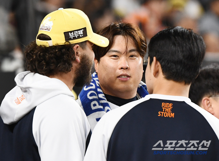 Is it because of 7.8 billion won? You don't even have to be an ace...What's the problem with the strongest Ponce-Ryu Hyunjin TWICE in the league