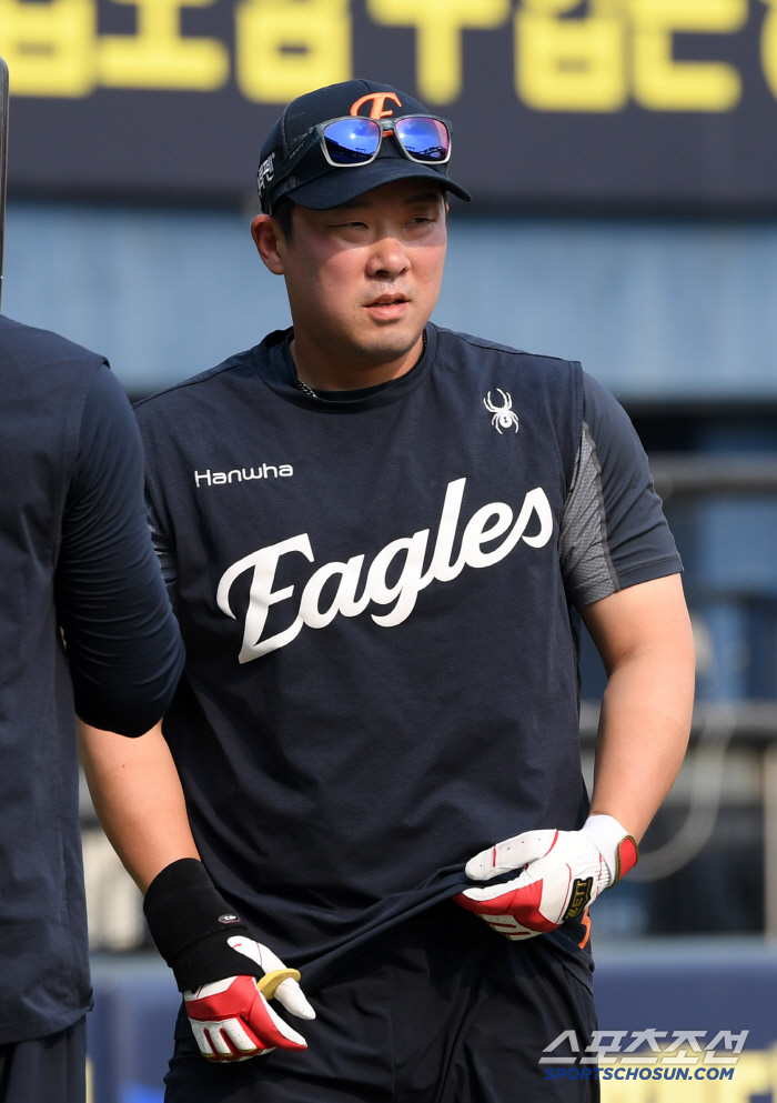 It's seven times now, but you have to come up more. Ahn Chi-hong, who hit a home run in the second division, returned to the first division and played 7 times (Jamsil site)