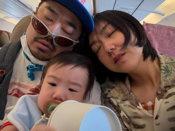Kang Jae-joon ♥ Lee Eun-hyung is happy with his son on his first flight to Jeju in 10 months