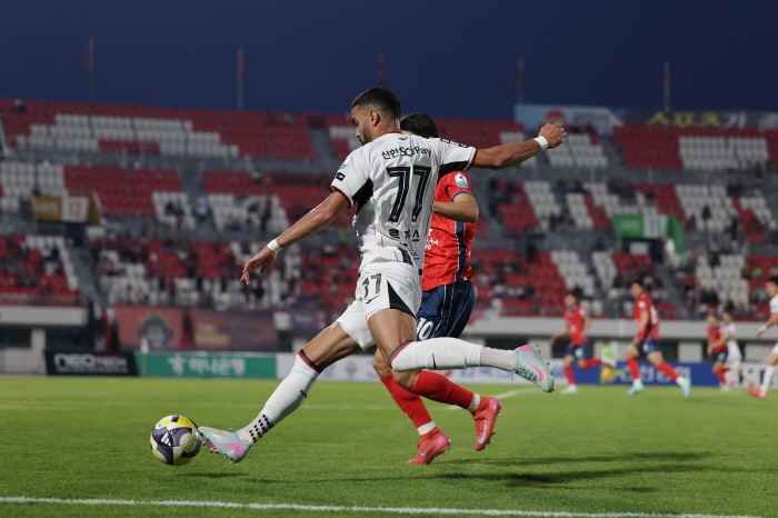 Seoul, Lucas laughed at the thunderbolt! Gimcheon 1-0 down, 3G undefeated