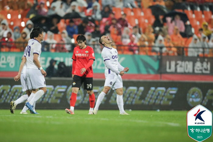 Matheus Multi-goal  Mota Wedge-goal Anyang, Gangwon 31 Overpowering Gangwon 31, 5 games winless escape  2 Robin's first win 