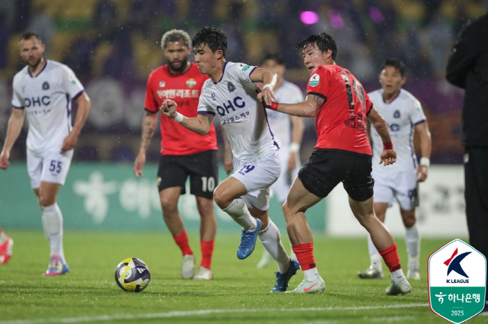 Matheus Multi-goal  Mota Wedge-goal Anyang, Gangwon 31 Overpowering Gangwon 31, 5 games winless escape  2 Robin's first win 