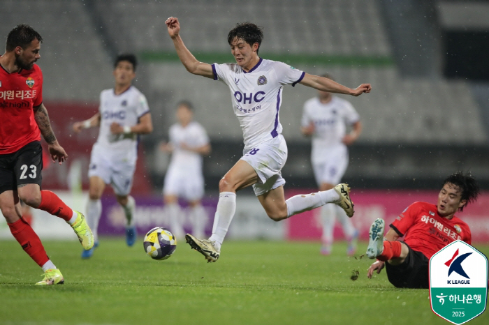 Matheus Multi-goal  Mota Wedge-goal Anyang, Gangwon 31 Overpowering Gangwon 31, 5 games winless escape  2 Robin's first win 