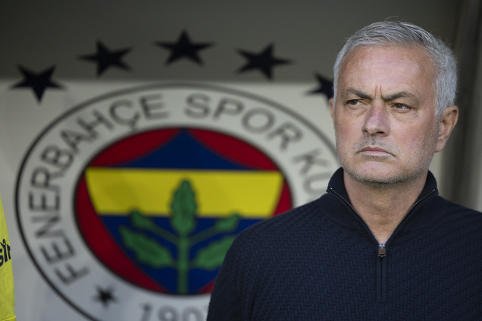 Mourinho → Postecoglou Tottenham cut on top of Conte, but it's still that bad...Winning the 2nd year → Stock prices skyrocket, returning to EPL immediately as a coach of another team