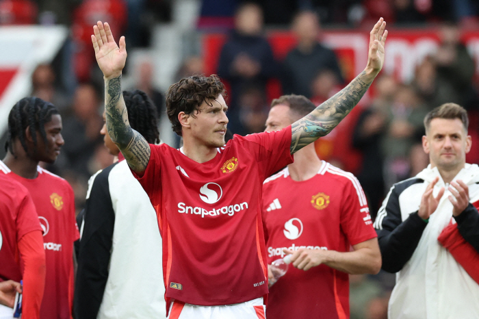 No.2's moving goodbye to OT after 8 years of commitment There's nothing like being a red in the world