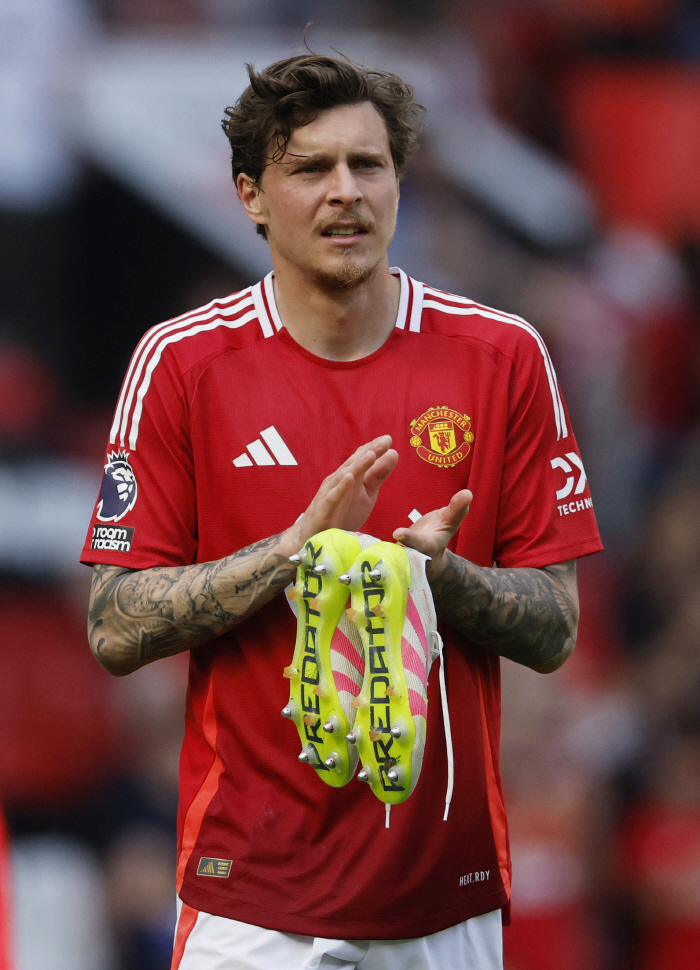 No.2's moving goodbye to OT after 8 years of commitment There's nothing like being a red in the world