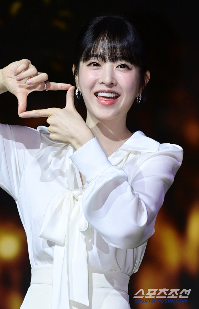 I can play 4 roles per person..Park Bo-young, who is a believer, burst into an unknown Seoul