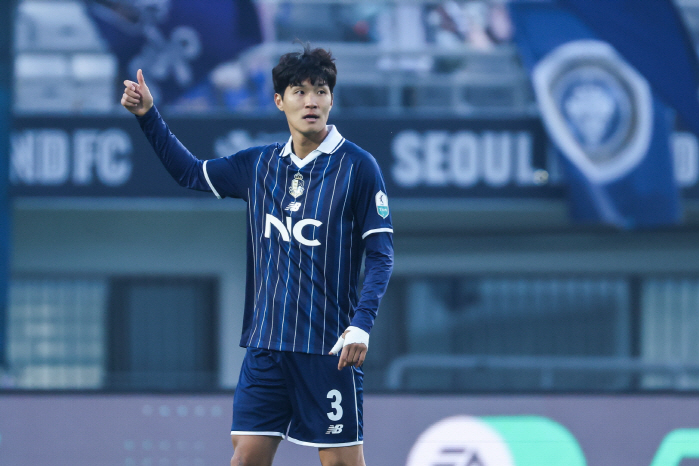 Seoul E-Land and Kim Min-kyu will hold a commemorative ceremony for 100 games before joining the military, buying 333 cups of coffee and unlimited fan signing events!