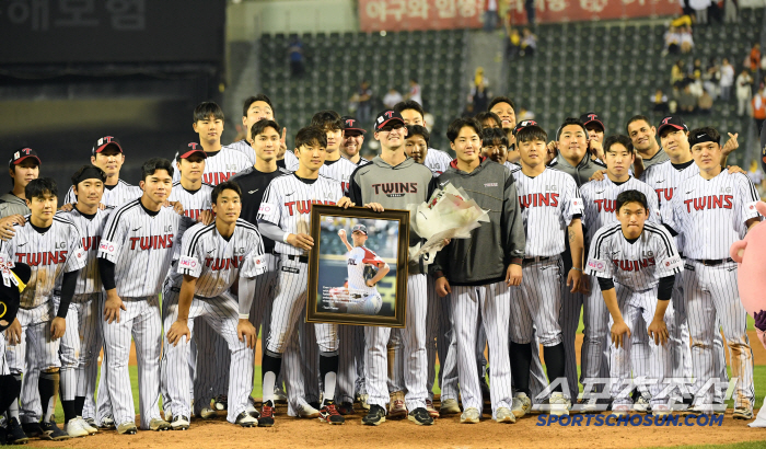 A short meeting of six weeks → the beginning of a long wait. It was a difficult opportunity to experience goodbye to LG with 1 win and 1 loss and ERA 7.05 