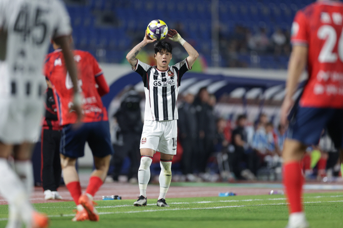  After the end of the game, unusual Benkle, even the coach's argument...What did you say in Gimcheon that day