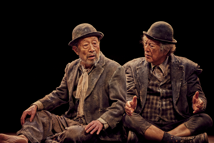 A feast of overwhelming acting while waiting for Shin-gu and Park Geun-hyung's plays..We're going on a national tour