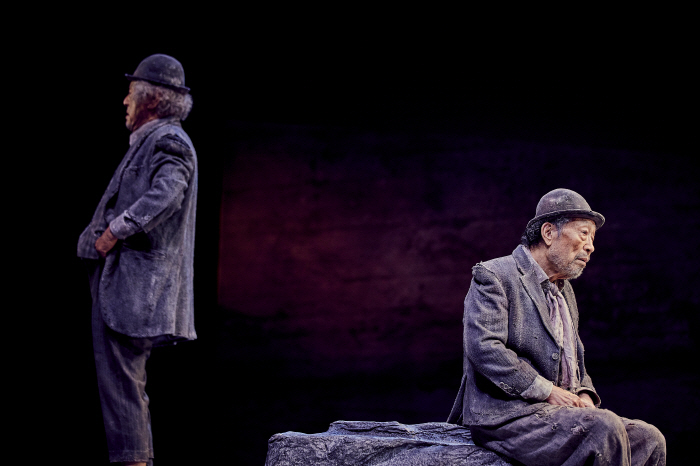A feast of overwhelming acting while waiting for Shin-gu and Park Geun-hyung's plays..We're going on a national tour