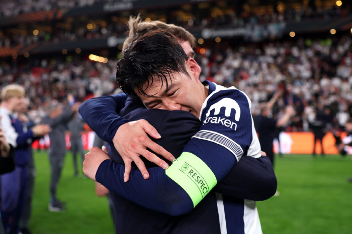 Has there ever been a colleague who loved and respected Son Heung-min like this? Sonny, the best in EPL, means everything to me