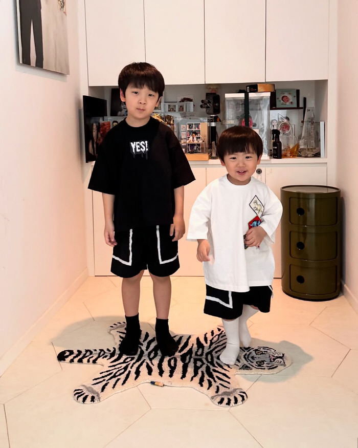Lee Pilmo ♥ Seo Soo-yeon, you did a good job of farming your childrenClean the streets with brooms, children in the new country