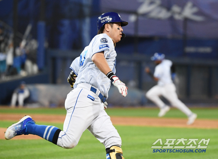 Park Jin-man's special hit effect Kang Min-ho's final hit, Koo Ja-wook multi-hit, and Choi Won-tae and Jeon Jun-woo won the Lotte match in four years..Four consecutive wins against Samsung Lotte and three consecutive losses against Lotte 