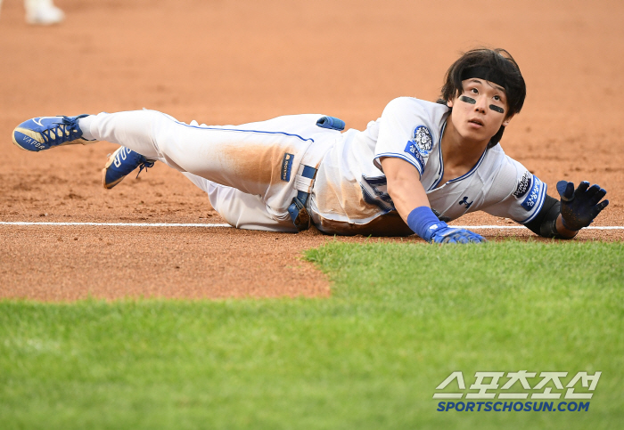 Park Jin-man's special hit effect Kang Min-ho's final hit, Koo Ja-wook multi-hit, and Choi Won-tae and Jeon Jun-woo won the Lotte match in four years..Four consecutive wins against Samsung Lotte and three consecutive losses against Lotte