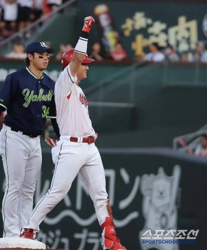 Rookie pinch hitter who made Hiroshima's heart beat just before losing with two outs in the ninth inning, ERA 0 super-special finishing hit a triple in 326 games