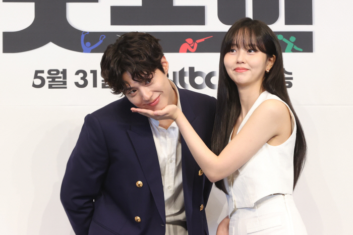  Park Bo-gum's good boy who has endured injury fighting..Installation of a new face to cross (comprehensive)