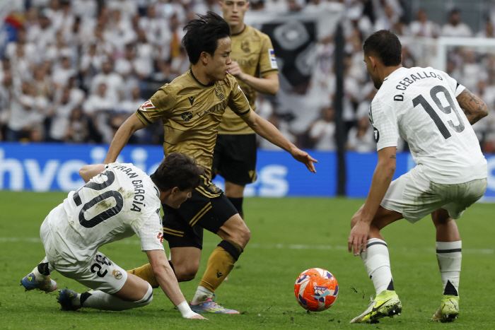 Soccer! A huge celebration! Liverpool  Arsenal Contact Buyout 93.1 Billion Kubo Recruited...Consider as a substitute for Salah → We aim to strengthen the offense