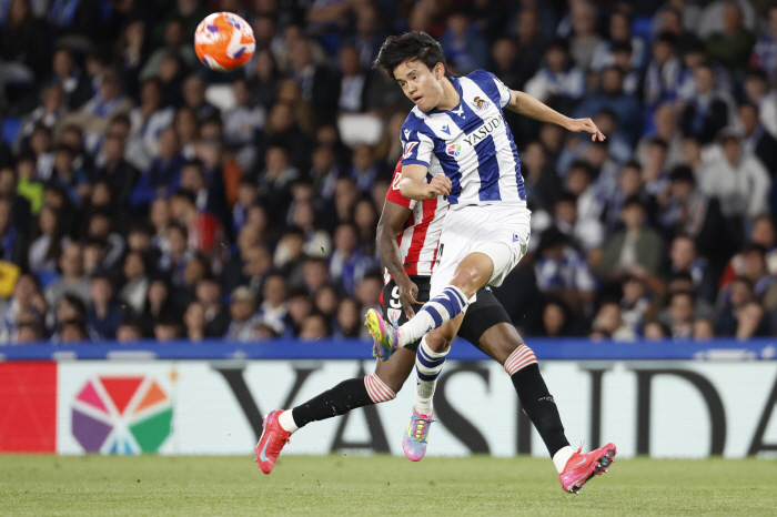 Soccer! A huge celebration! Liverpool  Arsenal Contact Buyout 93.1 Billion Kubo Recruited...Consider as a substitute for Salah → We aim to strengthen the offense