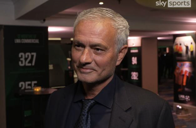 SON is crying with the trophy, and Amorim is the ambivalence expressed by Mourinho, a former Tottenham X Manchester United coach