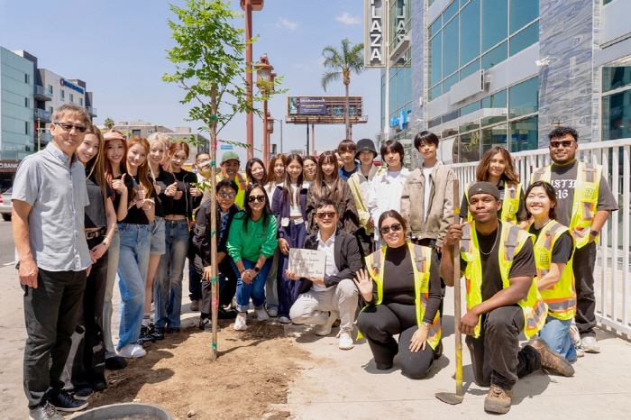 Sunny of Girls' Generation, Uncle Lee Soo-man, are you taking a successor class…Leaving SM, planting trees 