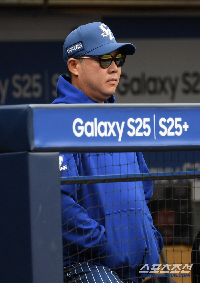 Thunder and lightning are dangerous, we have to cancel before the game... Director Park Jin-man's determined remarks changed Reyes to the game against LG