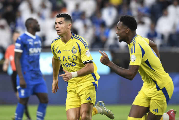  Worst betrayal in Saudi history? It's Ronaldo, the man of loyalty! My brother, who decided to stay, has already signed a contract to renew his contract with Alnasr