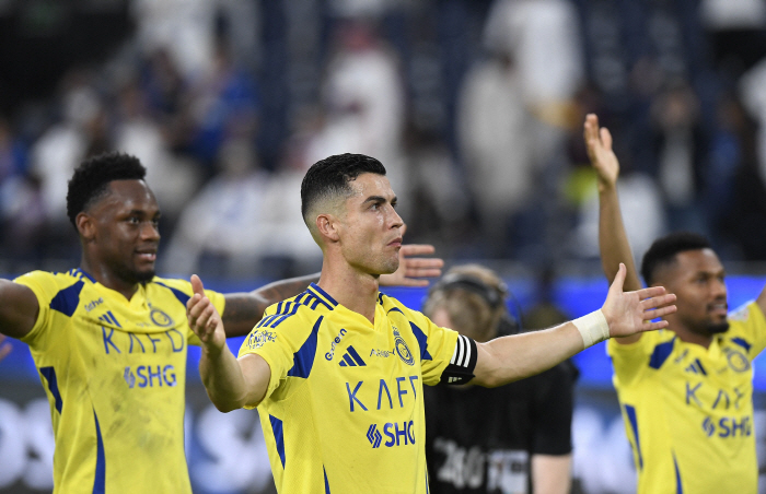  Worst betrayal in Saudi history? It's Ronaldo, the man of loyalty! My brother, who decided to stay, has already signed a contract to renew his contract with Alnasr