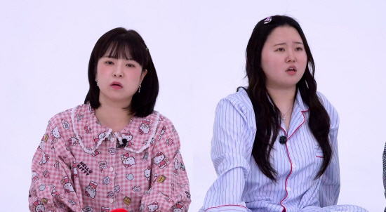 Charles Entertainment → Junbang Assistant 'Super Special Quiz Show' Four people, wearing pajamas, investigative drama