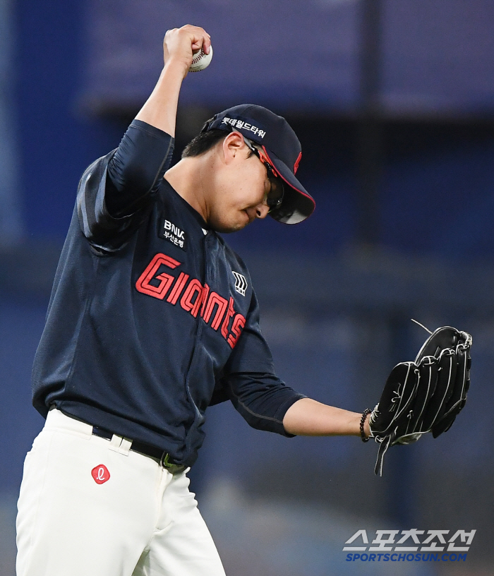 Is there a starter on the day at the Benkle site? Park Se-woong on the mound was the cause of a sudden change in disturbance. 