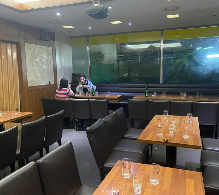 It's a group dinner that's upsetting to see Park Na-rae, Jang Do-yeon, and Gagcon's juniors, but no one is coming