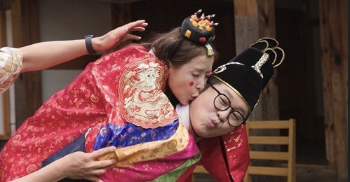 Ji Sang-ryul ♥ Shin-ji is finally getting married...Newlywed with a kiss on the cheek (Salim Man 2)