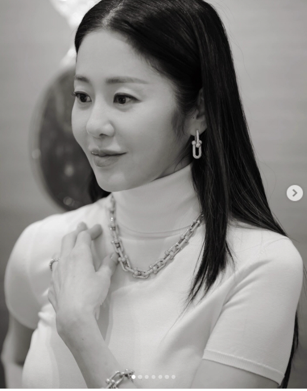 Ko Hyun-jung's Humanization of Elegance...How I've overcome my health problems