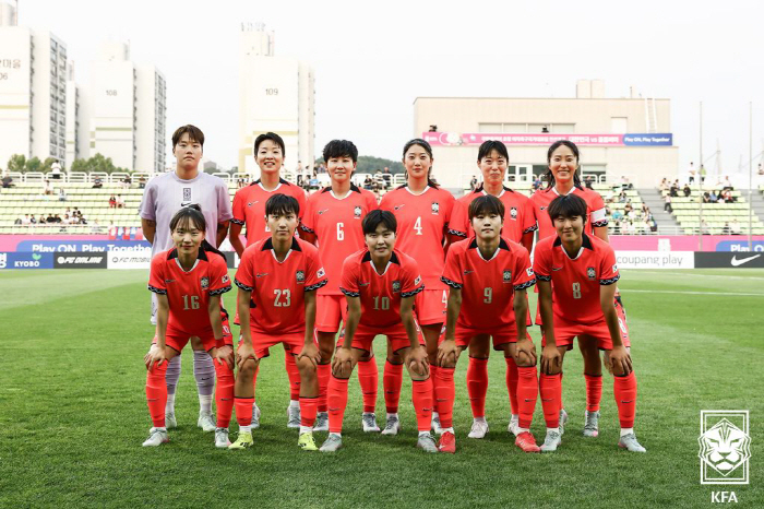 Controversy over time delay → Kim Min-jeong's PK was saved, Colombia's physical wall was high...FK lost, 01 lost