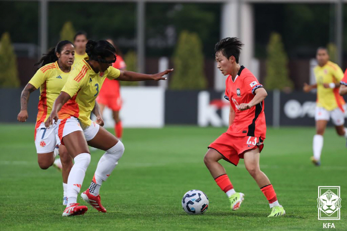 Controversy over time delay → Kim Min-jeong's PK was saved, Colombia's physical wall was high...FK lost, 01 lost