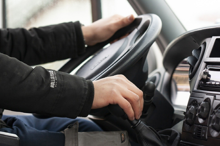 Which car interior part is dirtier than the toilet seat?...9 times more E. coli-causing bacteria
