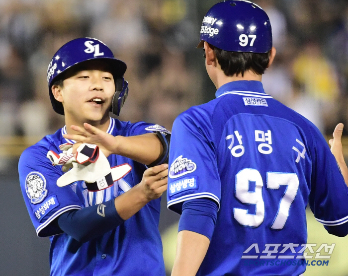Win, win, win, win, win, win, win 5 consecutive games! Kim Ji-chan and Yang Yang-geun, two RBIs each, beat the league's leading invincible LG and won five consecutive games (Jamsil Review)