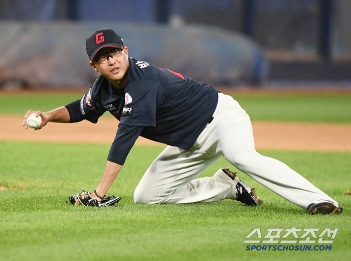 Choi Won-tae's attitude, which was hard for Park Se-woong to endure that the starter, who had been pitching scoreless, jumped into the fire pit