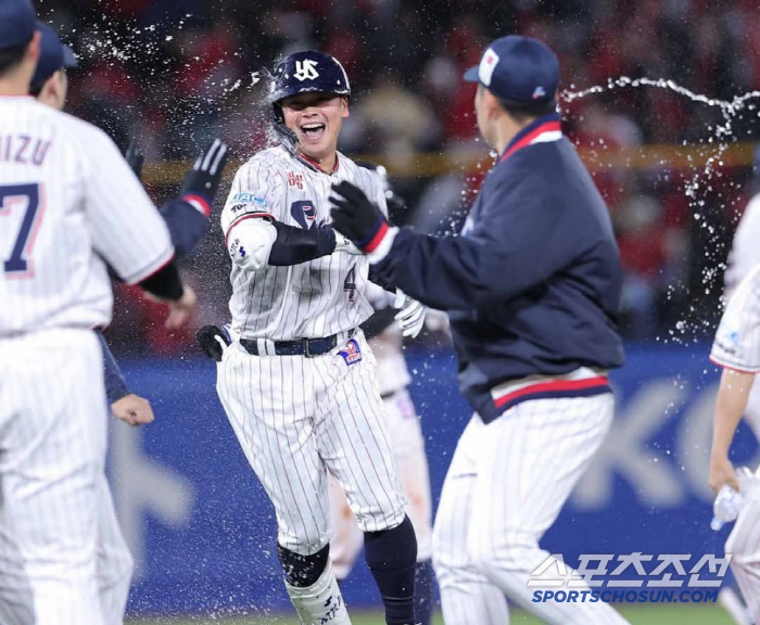 Endless falls, where is the bottom, Yakult, who scored 15 points in 10 games, and when will the monster hitter return 
