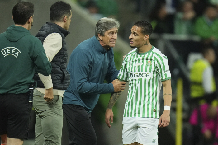 It's not a house, it's a joint ownership! Kidnapping Antony Remains → Betis's Temptations...Offer to sell only part of Manchester United's stake → weekly pay cut is inevitable