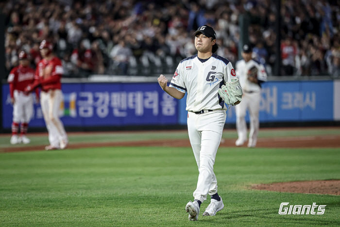 Jung Chul Won uppercut → Ready to go! I don't want Kim Won-joong watching me...It's your style. 
