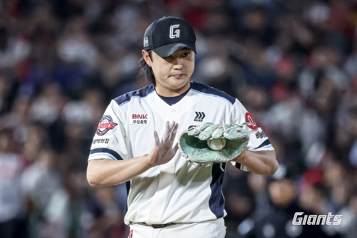 Jung Chul Won uppercut → Ready to go! I don't want Kim Won-joong watching me...It's your style. 