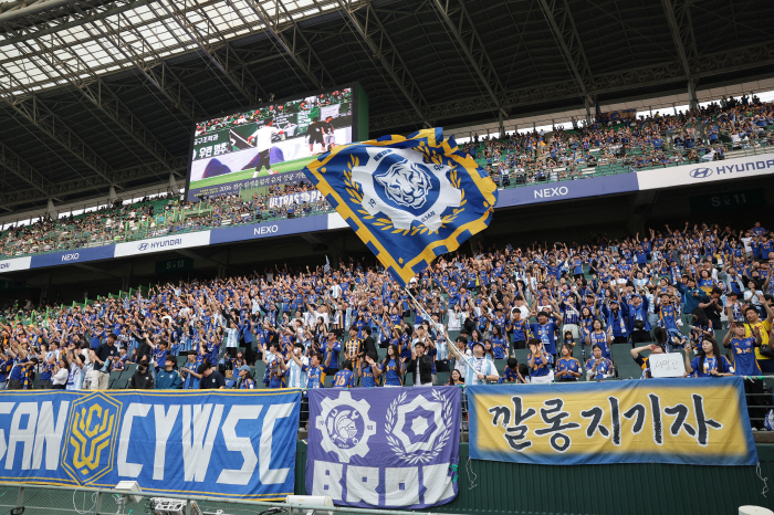  Lee Seung-woo's fantastic overhead → Park Jin-seop's winning goal Jeonbuk and Ulsan Hyundai come from behind to win the Derby 31...31,830 people will be sent to work, and a leading system will be established