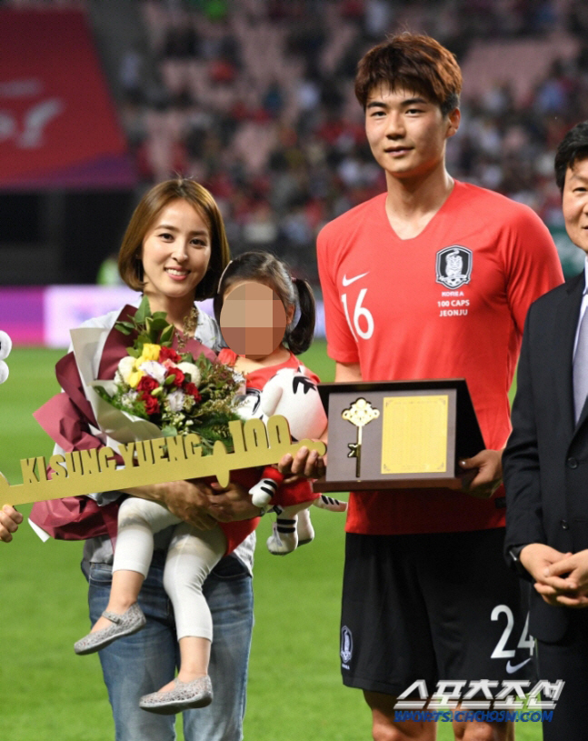 Ki Sung-yueng ♥ Han Hye-jin's daughter's concerns. I raised her in England for 4 years, but she changed