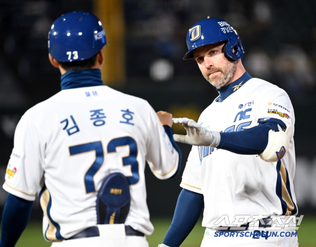 There are flowers that bloom late...The head coach waited for the registration day! Return to the first team → 6th hitter in full swing