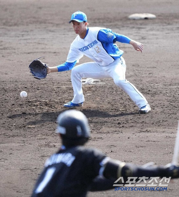 Are you really going out as a pinch hitter? While preparing for a pinch runner, the coach got a feeling when he asked why he had a two-run tie with a pinch hitter after two outs in the bottom of the ninth inning