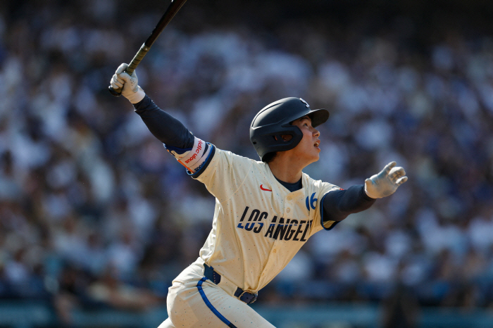  Director Roberts, are you watching? LAD Kim Hye-sung Explodes Two-Run Shot Against Left Pitcher