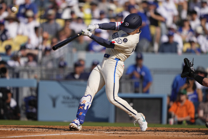  Director Roberts, are you watching? LAD Kim Hye-sung Explodes Two-Run Shot Against Left Pitcher